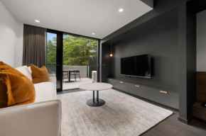Modern Braddon Studio with Parking